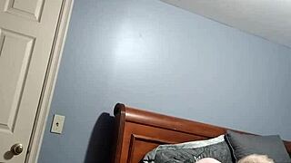 Marilyn enjoys her wand in this bbw chubby scene with friends.