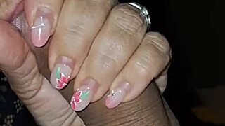 La Mia Amante Teresa Mi Fa Una Sega Io Gli Lecco La Figa Pelosa Poi Gli Sborro Sul Piede