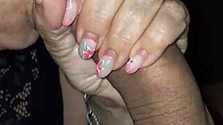 La Mia Amante Teresa Mi Fa Una Sega Io Gli Lecco La Figa Pelosa Poi Gli Sborro Sul Piede