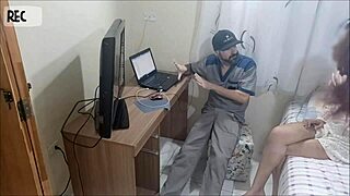 Feeling so naughty, the slut without panties seduces the net technician for cum on ass