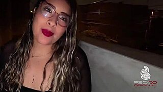 Picks up a cumbia singer and takes her straight to bed