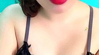 She shows her big tits on live bigo stream