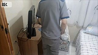 Feeling so naughty, the slut without panties seduces the net technician for cum on ass