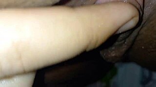 Fiquei molhadinha com o sugador de clit�ris.