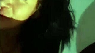 la arquitecta cachonda se folla a sus obreros para mejorar la relaci�n laboral