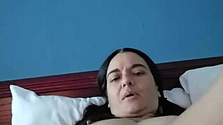 Emy Angel Adore Se Masturber In Detailed Solo Session