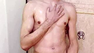 Taking a steamy bath with solo hand action