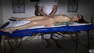 foxy sanie cums on the massage table