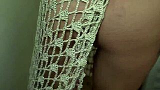 novidade no favela, babaloo shows off her beautiful latina ass!