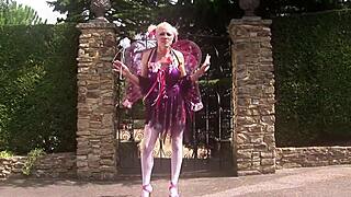 Orgía grupal de cosplay con disfraces, lesbianas y follando