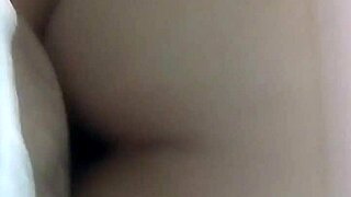 Amateur Wife Twerks Seductively At Home