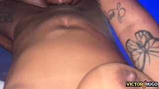 Vendedor De Rede Fodendo Com Cliente Na Piscina