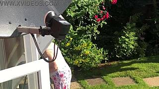 Sexy Neighbor with Big Tits and Ass Flashes Her Feet