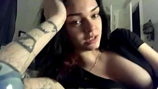 hot girl showing her big tits 😍