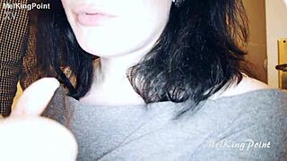 Melkingpoint guides mature Turkish lady in blowjob