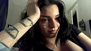 hot girl showing her big tits 😍