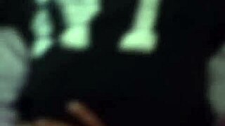 hej, poglej to indonezijsko punco v jilbabu, ki jo jebejo!