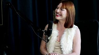 Reh Queen squirts from handjob!