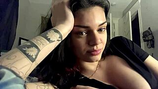 hot girl showing her big tits 😍