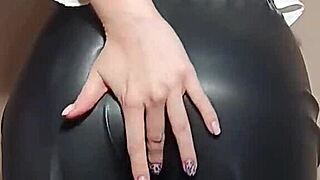 Sexy Babe Squirts Powerful After Work!