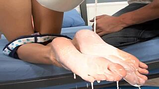 Exploring feet fetish in amateur quickies.