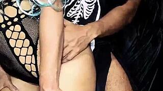 después de la rumba de halloween mi mejor amiga se dejo coger