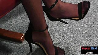 Spex Voyeur Giggles While Guiding Sub in British JOI