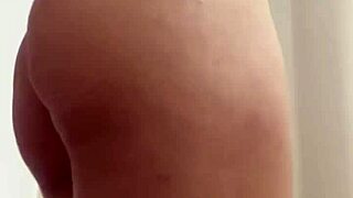 Gostosa Dancing Funk in Transparent White Shorts