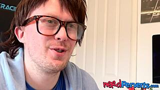 nerdy dude tricks wannabe pornstar into sucking his dick