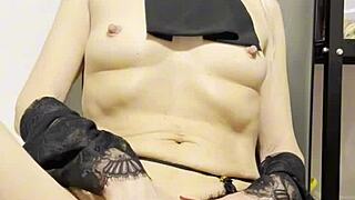 Arab MILF SHOWS Herself And FINGERS To STRONGEST ORGASM