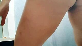 Novinha Amadora Dançando Pelada Esquece O Tiktok Ligado Em Live