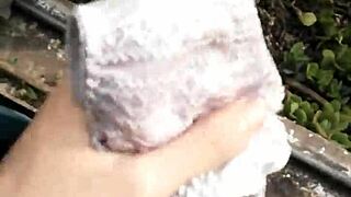 i'm so lonely in this quiet moment