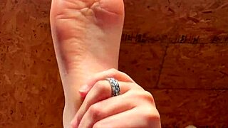 does the girl like lotion on her feet?