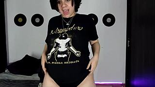 i tease in cam as hot latina babe