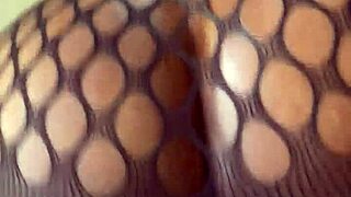 Watch this petite bubble butt ride!