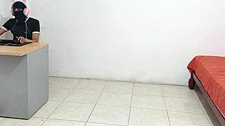 Stepsister shakes ass, makes me horny, then I masturbate!