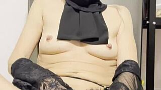 Arab MILF SHOWS Herself And FINGERS To STRONGEST ORGASM