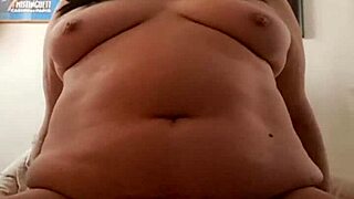 hot wife tries pillow fucking for first time