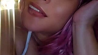 Camgirl Angelg Performs Sexy Show For Viewers