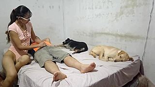 Bailarina aun tiene ganas de moverse asi que decide hacerlo sobre la polla de su primo da unos sentones que me dejo seco