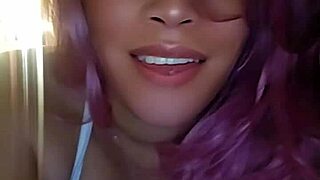 Camgirl Angelg Performs Sexy Show For Viewers