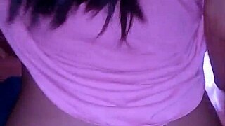 mi cuñada me despierta dándome unos ricos sentones