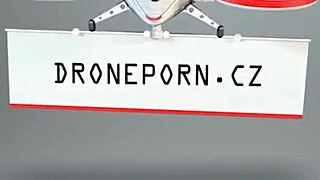 MILF nudista quasi nuda nella tenda natura matura spiaggia pubblica voyeur all'aperto