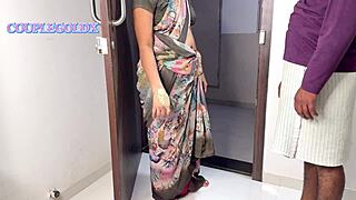 कोमल काम ढूँढ रही थी एक मालकिन दिय लेकिन ठुकने लगा