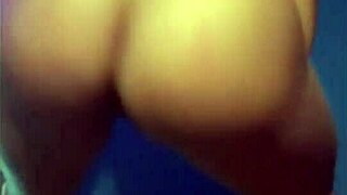 Lene deu a buceta na praça para estranhos e deixou gozar dentro e tomou a porra farta do negrão que a comeu até a última gota