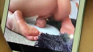 A Little 18+ Afternoon Licking