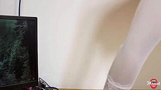 Boquete Duplo Com Minha Amiga Ruivinha