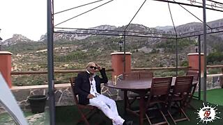 la puta perra gives outdoor blowjob to her amo