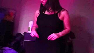 mi esposa me baila y me la chupa rico, starting with her sexy latina ass moves