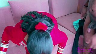 Indijska mlada poročena ženska trdo pofukana